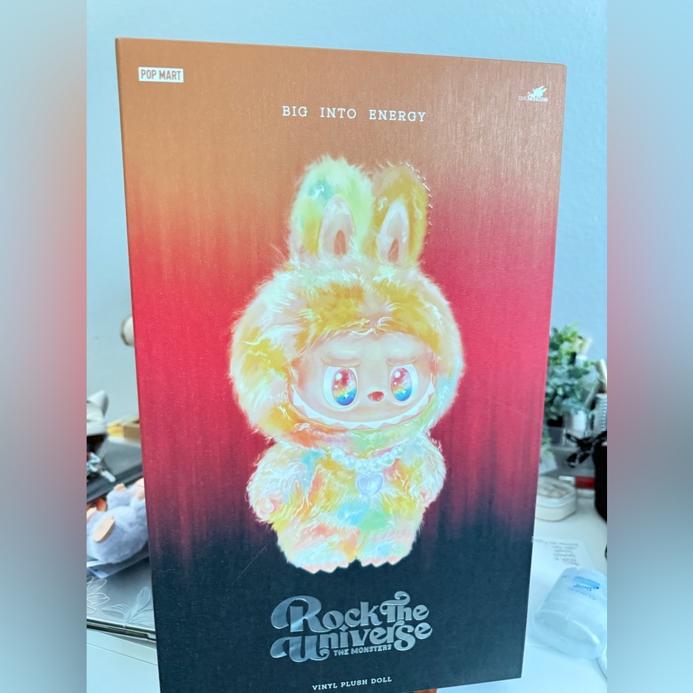 Labubu Rock The Universe NIB Sealed